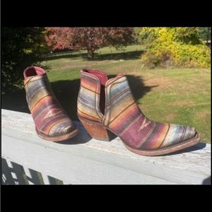 Ariat Dixon Western Bootie size 7